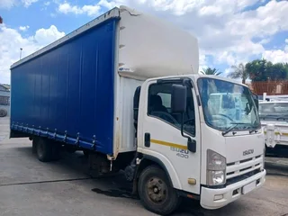 2018 Isuzu Npr400 4.5ton Curtainside Truck