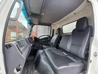 2018 ISUZU NPR400 4.5TON CURTAINSIDE TRUCK