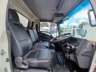 2018 ISUZU NPR400 4.5TON CURTAINSIDE TRUCK