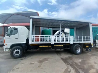 2013 HINO 500 SERIES 1626 9TON CURTAINSIDE TRUCK