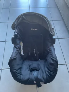 Neat baby carrier
