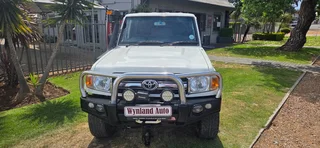 2015 Toyota Land Cruiser  79 4.0 v6 Double Cab