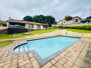 Beautiful home for sale in Farningham Ridge Pinetown R2150 000