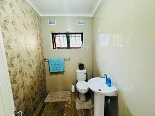 Beautiful home for sale in Farningham Ridge Pinetown R2150 000