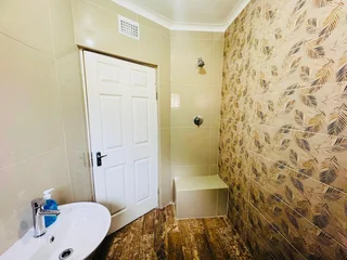 Beautiful home for sale in Farningham Ridge Pinetown R2150 000