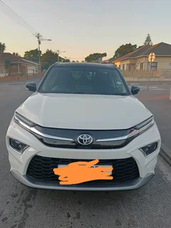 2024 Toyota urban cruiser 1.5 xr with 7500km for R290k