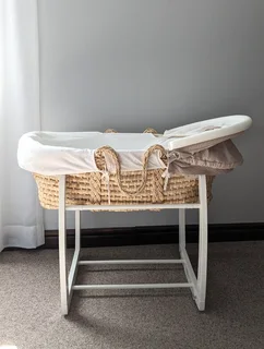 Moses Basket BARGAIN!
