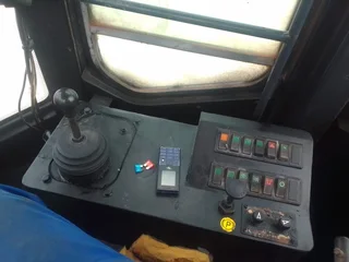 SEM 668C Front Loader