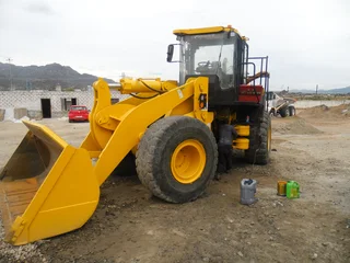 SEM 668C Front Loader