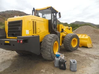 SEM 668C Front Loader
