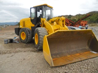 SEM 668C Front Loader