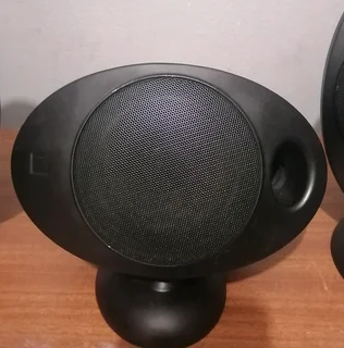 5 KEF satellite speakers