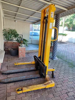 Manual Forklift