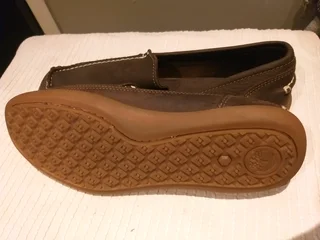 NEW unisex Size 7 Timberland Genuine Leather Boat shoes