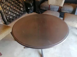 SOLD!!! Beautiful 4 Seater round dinning set