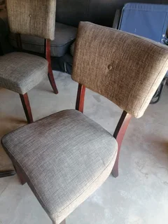 SOLD!!! Beautiful 4 Seater round dinning set