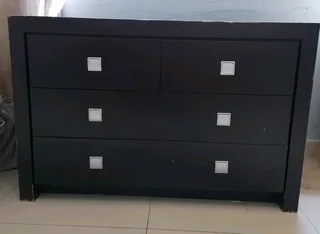 Solid wood Chest of drawers / Dresser