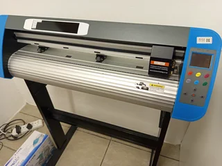Vynil cutter with Stock ( new)