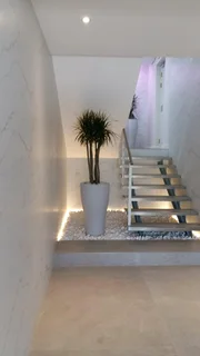 LUXURY TWO BEDROOMS EN-SUITE 110SQM GARDEN APARTMENT IN VREDEHOEK