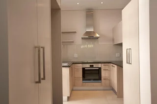 LUXURY TWO BEDROOMS EN-SUITE 110SQM GARDEN APARTMENT IN VREDEHOEK