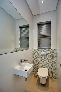 LUXURY TWO BEDROOMS EN-SUITE 110SQM GARDEN APARTMENT IN VREDEHOEK