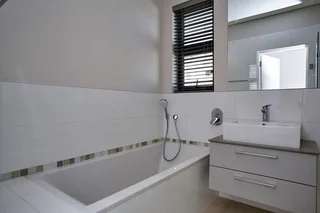 LUXURY TWO BEDROOMS EN-SUITE 110SQM GARDEN APARTMENT IN VREDEHOEK