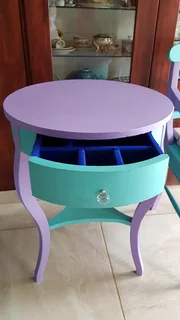 Round Table plus 2 Riempie Chairs