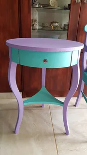 Round Table plus 2 Riempie Chairs