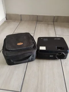 Projector - Ad posted by Matty Slimmerts