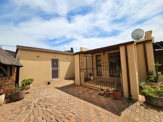 2 bedroom, 1 bathroom cottage to rent - Primrose Hill