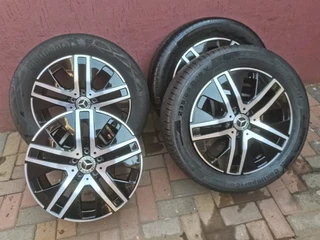 Mercedes Gla Oem 18in Mags And 2 B/new Tyres