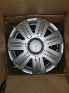 Ford 14in B/new 14in Rims And Wheel Caps