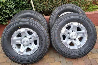 Toyota Land Cruiser 79 Series Oem B/new 16in Mags And Tyre&#39;s