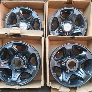 Toyota Land Cruiser 16in Mags