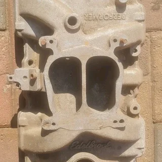 Edelbrock Performer V8 Intake Manifold