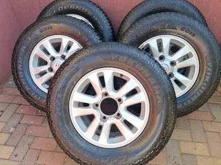 Toyota Land Cruiser 200 Series 17in Mags And Tyre's