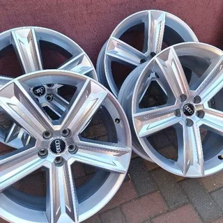 AUDI Q8 OEM 20INCH MAGS