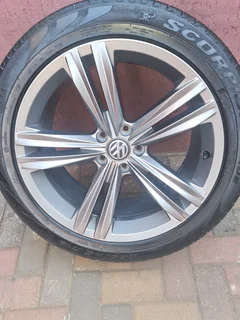 Vw Tiguan R Line Oem 19inch Mag And Tyre