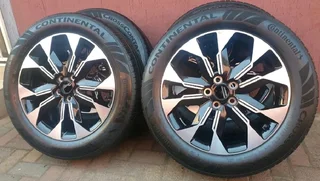 Kia Carnival B/new 19in Mags And Tyre's