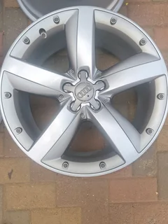 AUDI A1/S1 OEM 17INCH MAGS