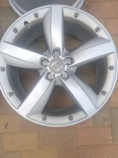 AUDI A1/S1 OEM 17INCH MAGS
