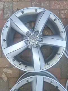 AUDI A1/S1 OEM 17INCH MAGS