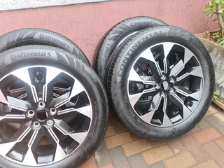 Kia Carnival 2024 Oem 19inch Mags And Tyre's