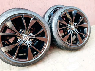 VW T ROC OEM 19INCH MAGS AND TYRE'S