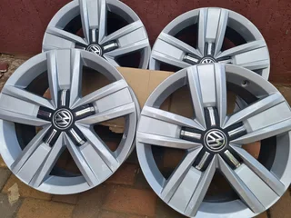 Vw T5/t6 Transporter Oem 17inch Davenport Mags