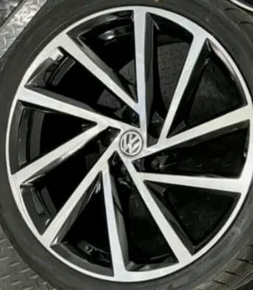Vw Golf 7 19in Spielberg Oem Single Mag And Tyre.