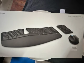Microsoft Sculpture Ergonomic Keyboard with Keyboard and Mouse for Business (Wireless)