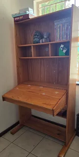 Hutch desk R600
