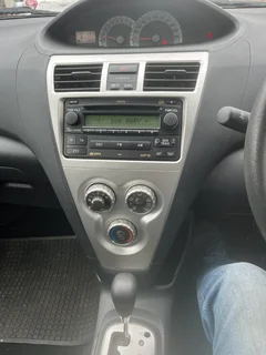 2008 Toyota Yaris Sedan LOW MiLEAGE!!!!