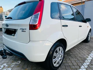 2015 Ford Figo Hatchback